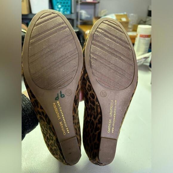Chinese Laundry leopard print wedge heels - Picture 3 of 7